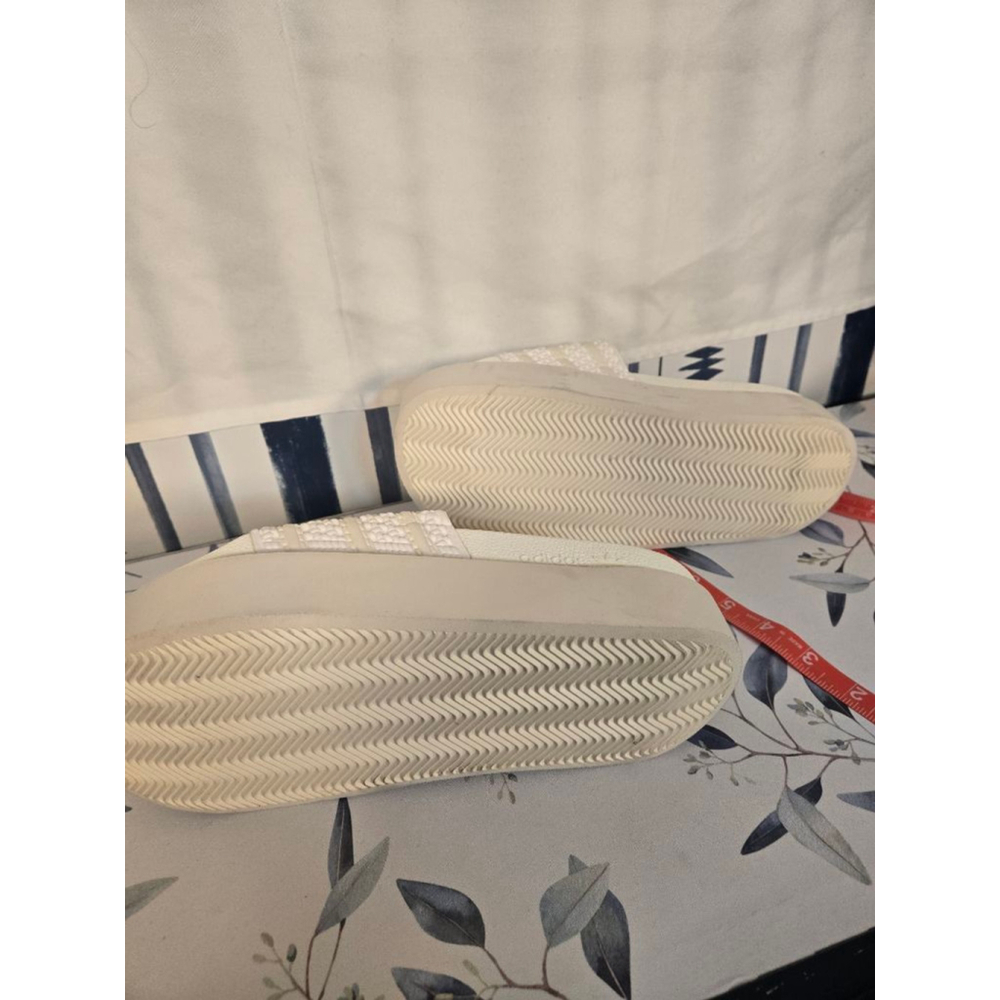 Women's Adidas White Adilette Platform Slides Size 8 - Picture 7 of 12